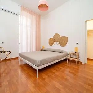 https://apt-casa-blin-dimora-a-chiaia.hotels-amalfi.com
